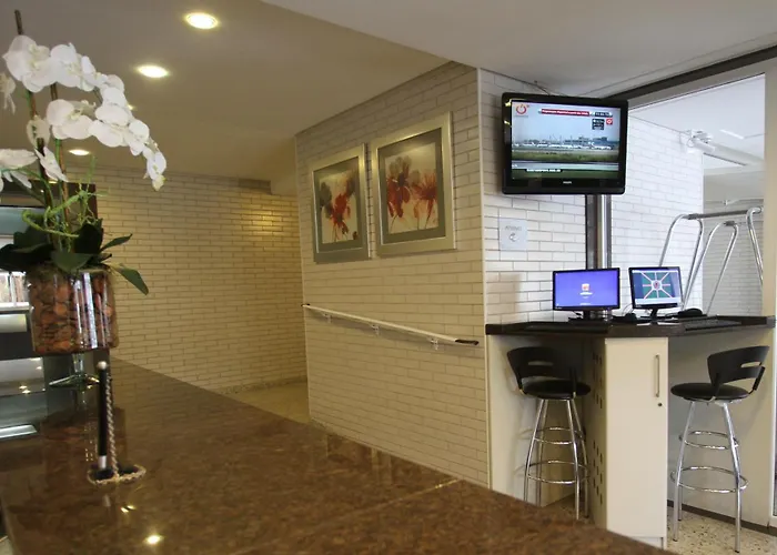 Hotel Confiance Batel