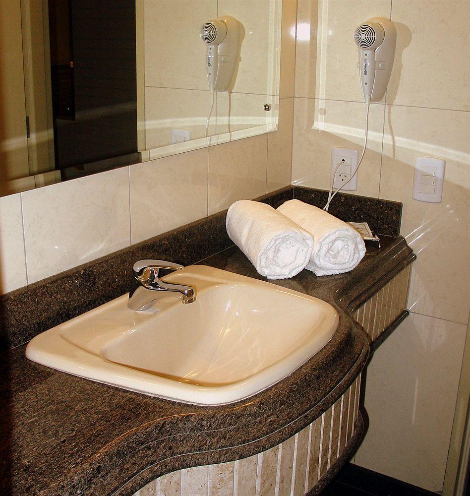 Hotel Confiance Batel 4*